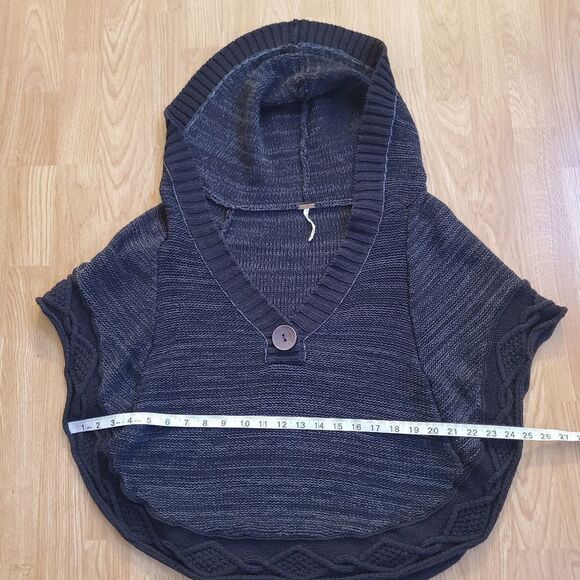 ✨ FREE PEOPLE ✨ Hooded Knit Poncho - [Size Small] - Picture 9 of 12